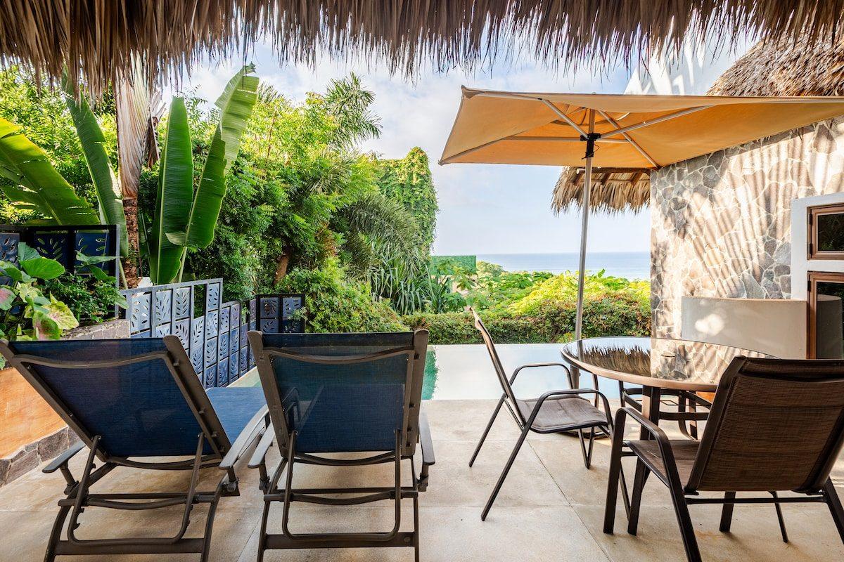 The private pool and ocean view at Arrazola, Tierra en Armonía