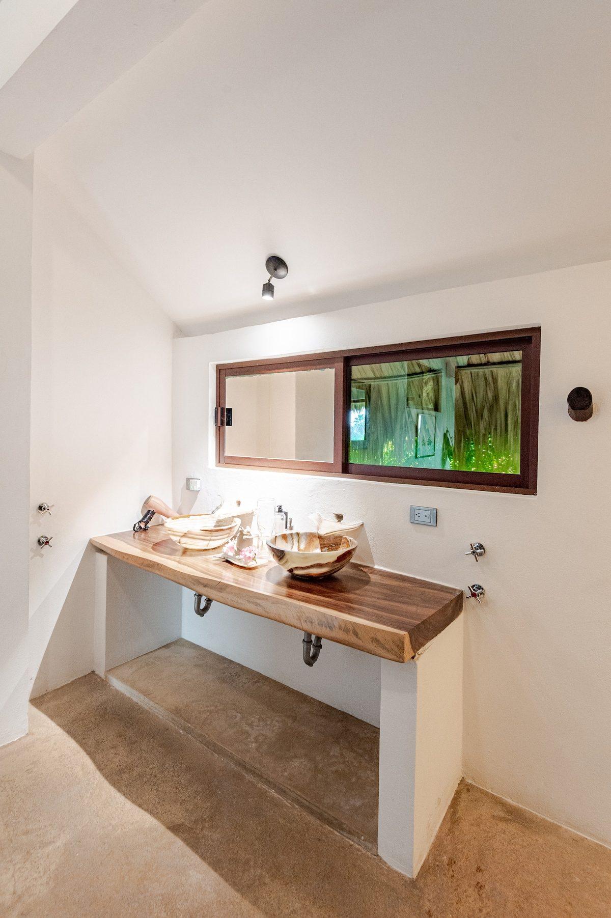The living space open to the outdoors at Ensueño, Tierra en Armonía