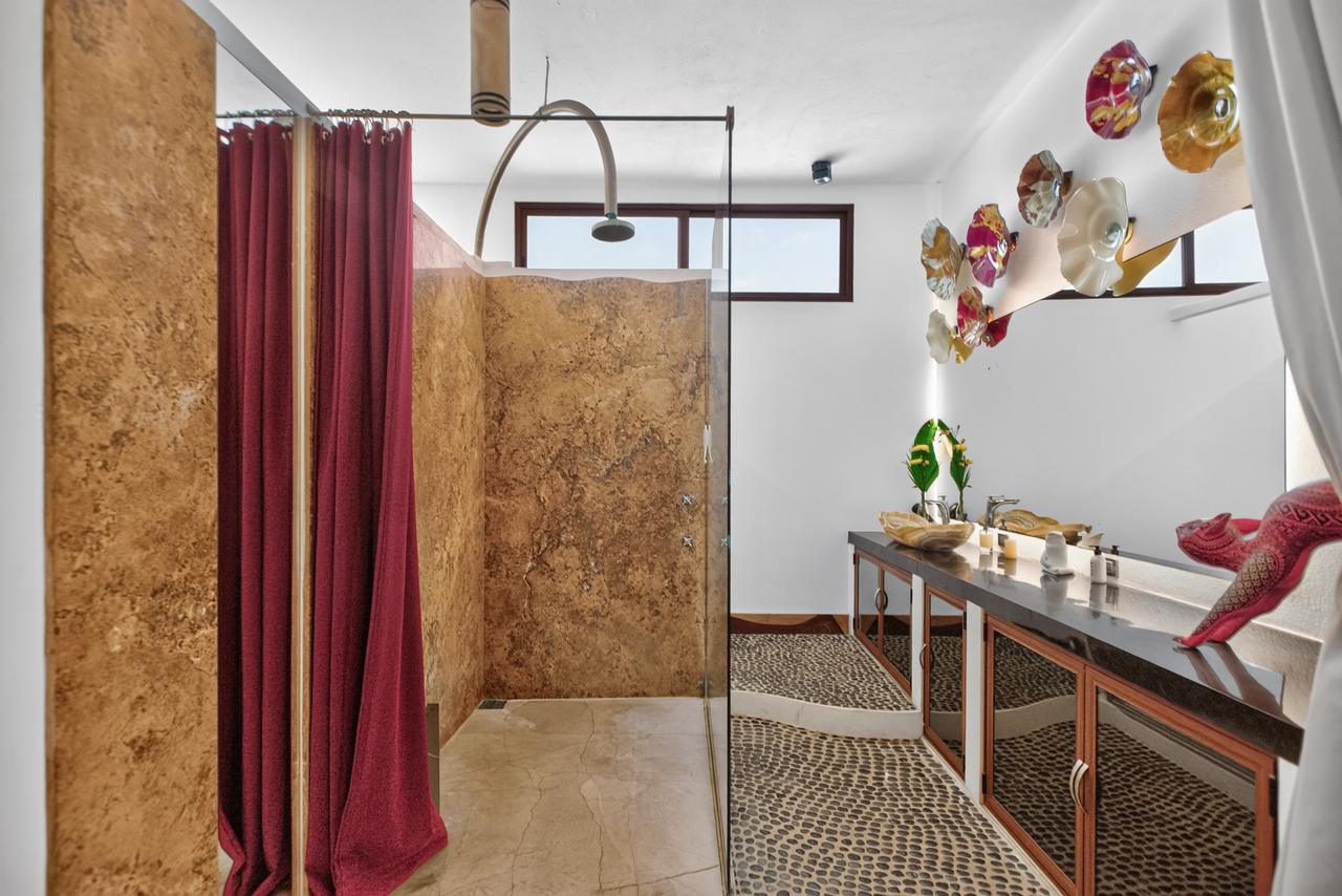 The fully equipped kitchen at Tilcajete, Tierra en Armonía