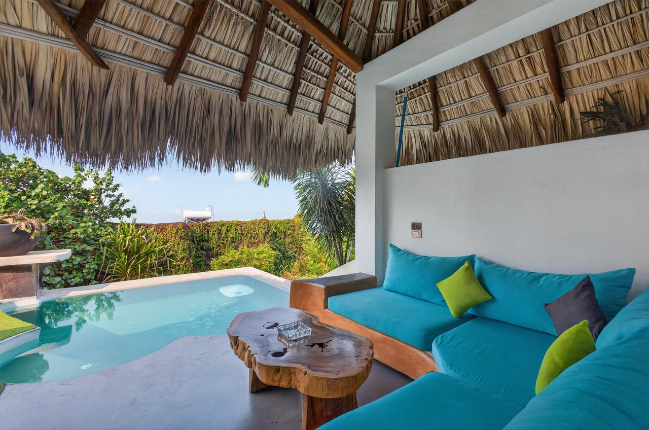 The living space open to the outdoors at Tonal, Tierra en Armonía